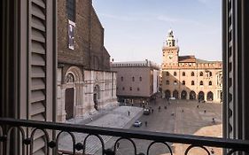 Urbanicooh Asinelli - Balcony on Piazza Maggiore